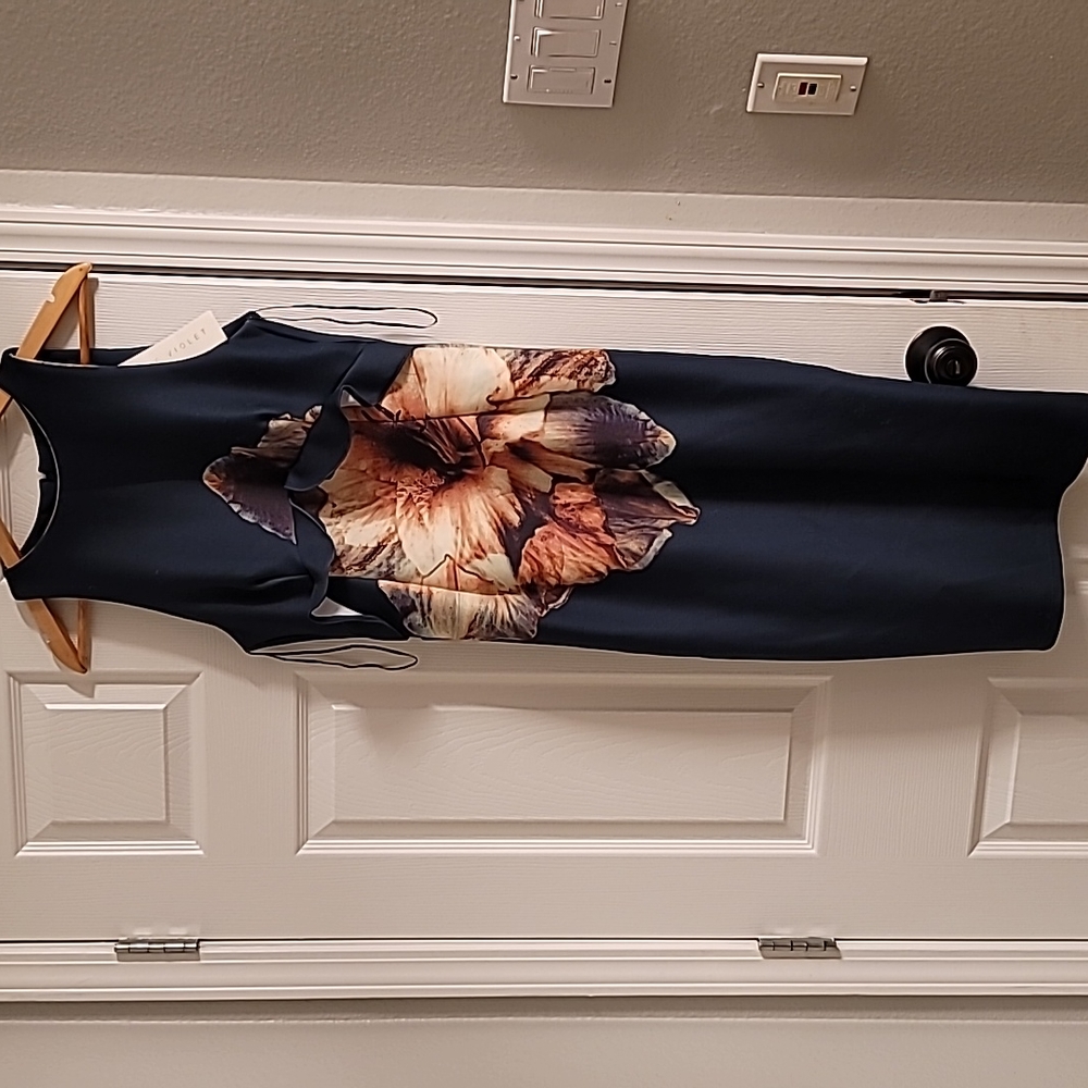 True Violet Women's Navy blue floral Midi dress size 12